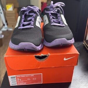 Nike Free Run 3 GS Black and Purple Sneakers